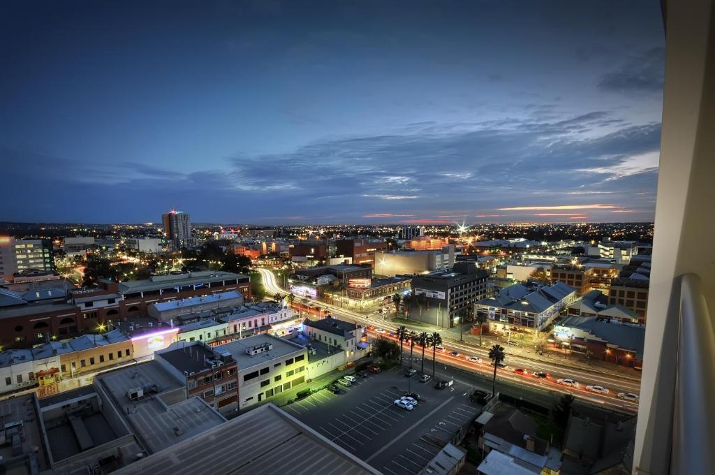 La Loft Apartments North Terrace Adelaide Szoba fotó