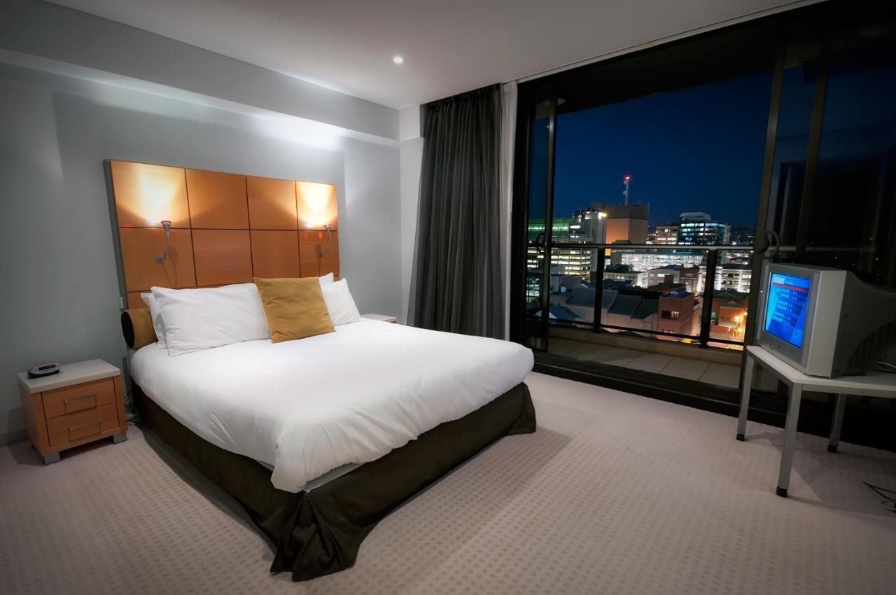 La Loft Apartments North Terrace Adelaide Szoba fotó