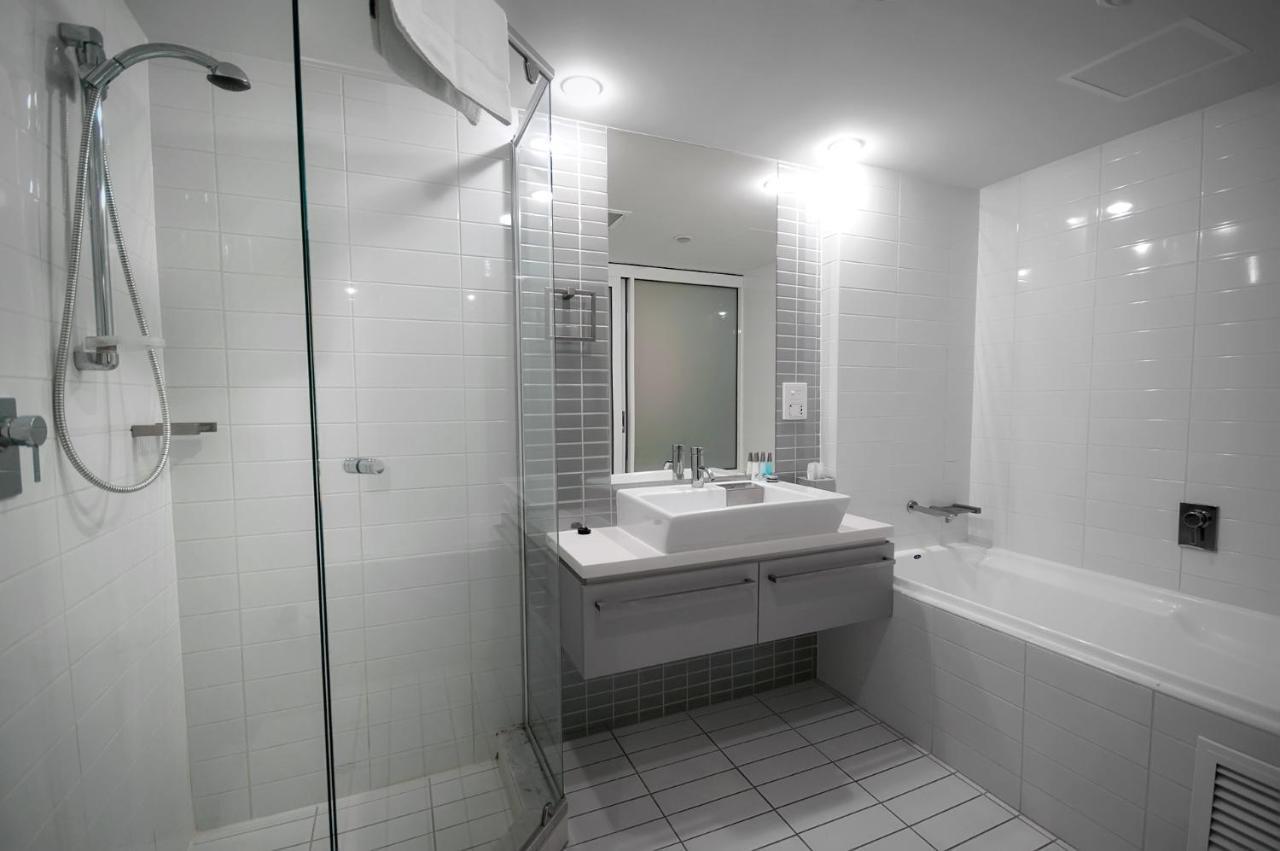 La Loft Apartments North Terrace Adelaide Szoba fotó